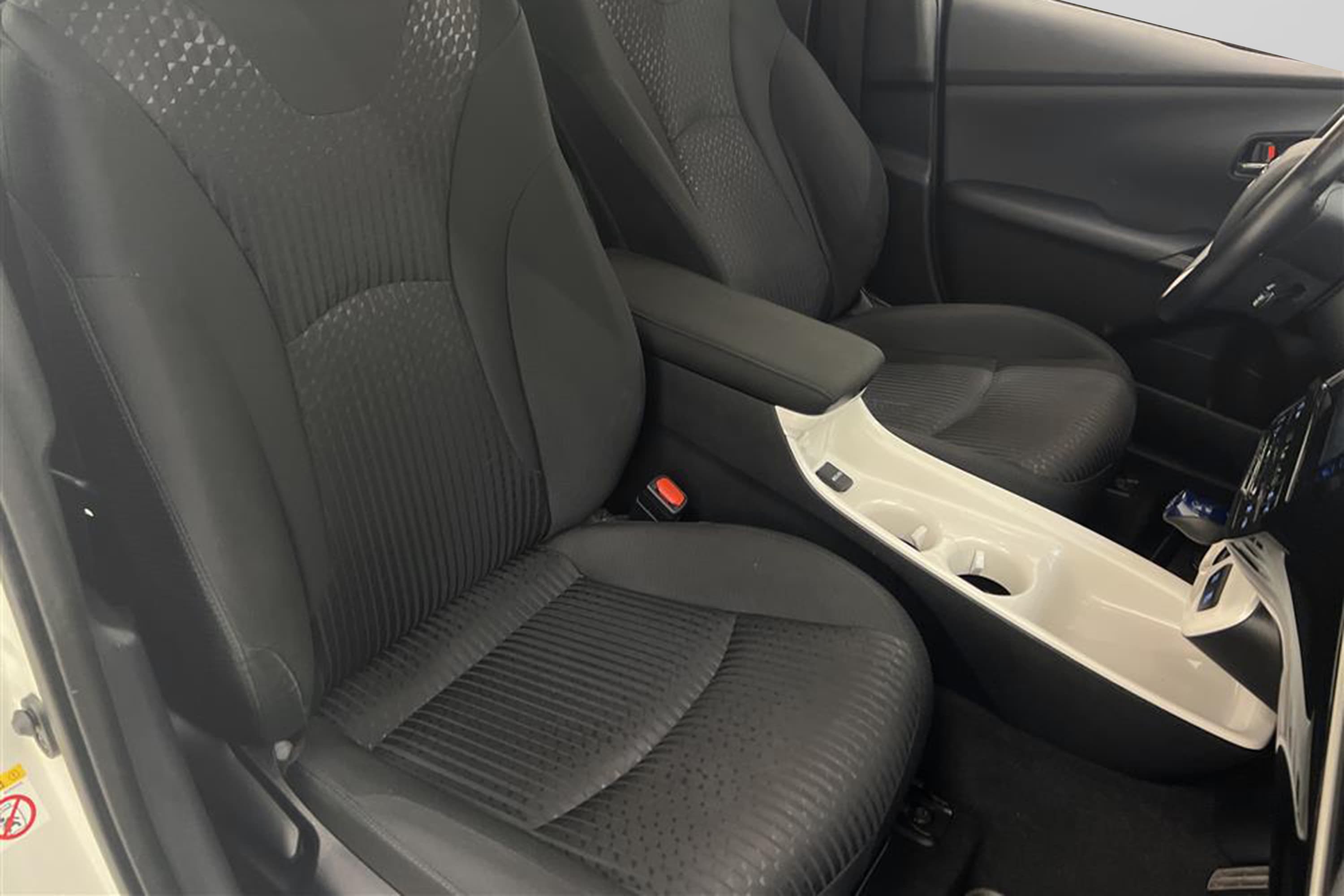 Toyota Prius 1.8 HSD 122hk Navi B-Kam Låg Skatt  0,33L/milinteriör