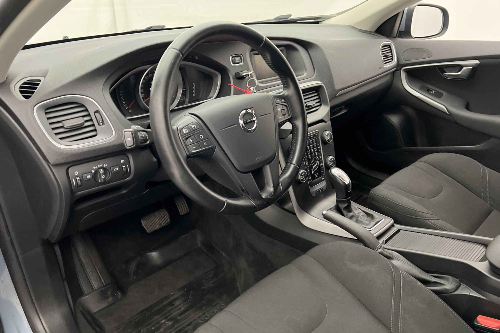 Volvo V40 D2 120hk Kinetic VOC D-Värmare P-Sensorer