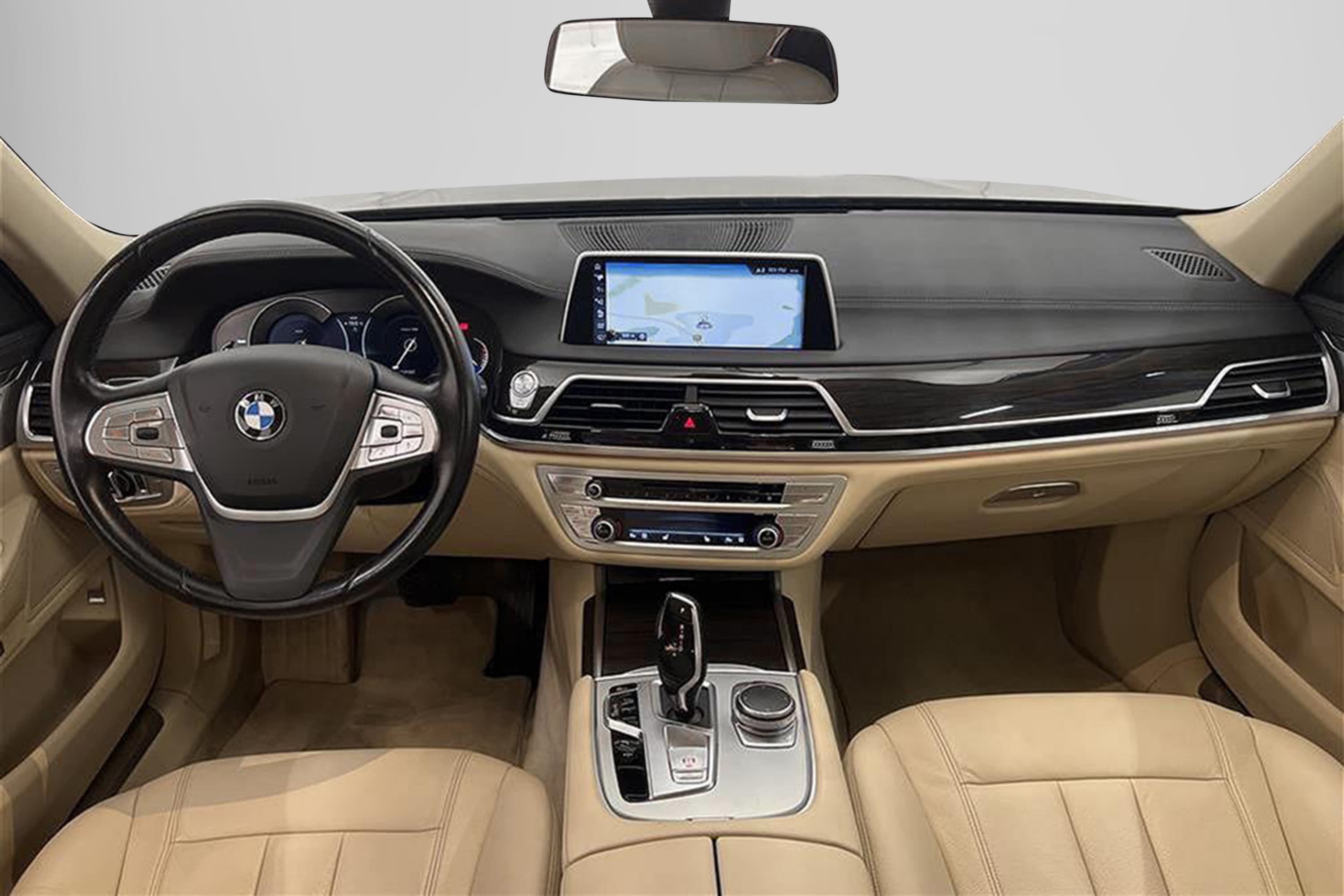 BMW 730d xDrive 265hk D-värm Skinn HiFi Navi Luftfjädringinteriör