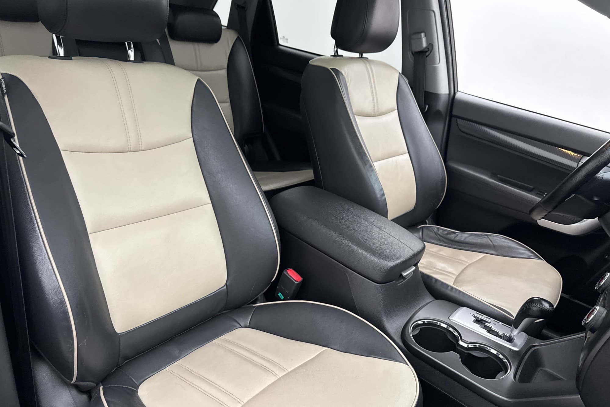 Kia Sorento CRDi 4WD 197hk En-brukare Panorama Navi Skinn