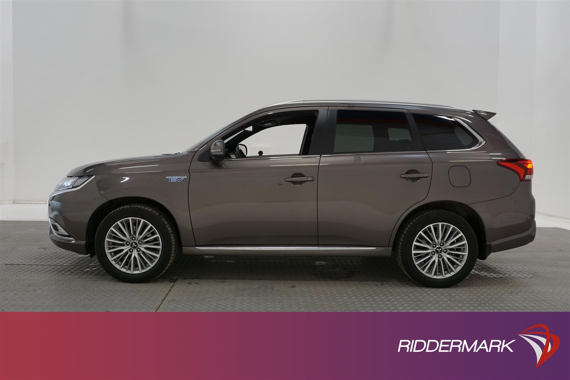 Mitsubishi Outlander PHEV 4WD 230hk