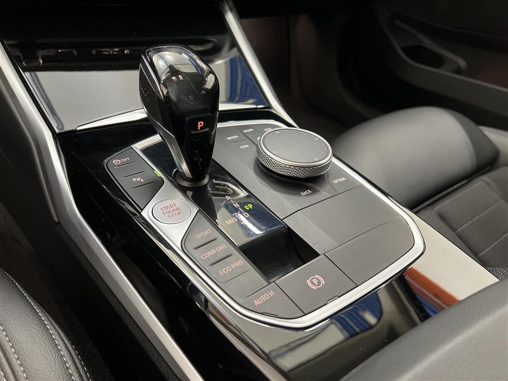BMW 320d xDrive 190hk MHVE Sport line Cockpit Drag