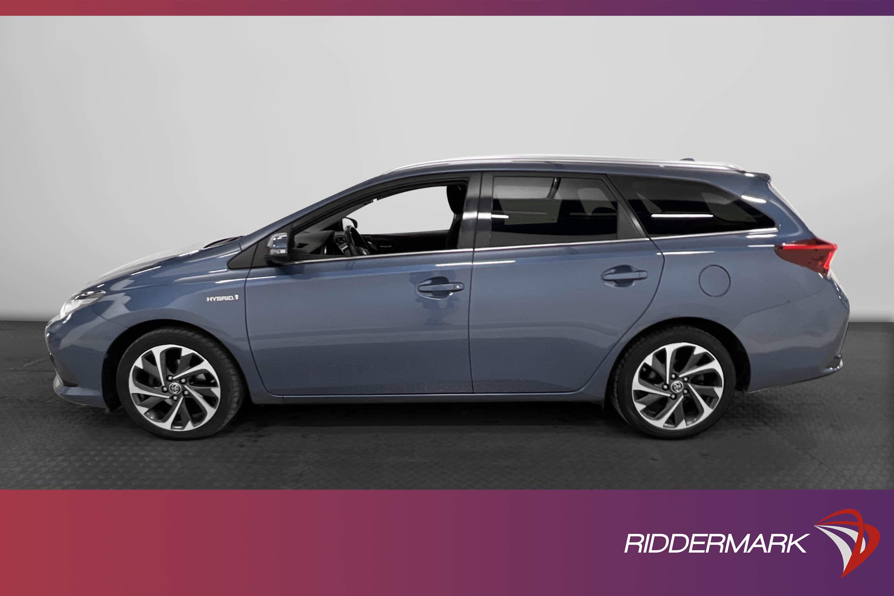 Toyota Auris TS Hybrid e-CVT 136hk 2 Brukare