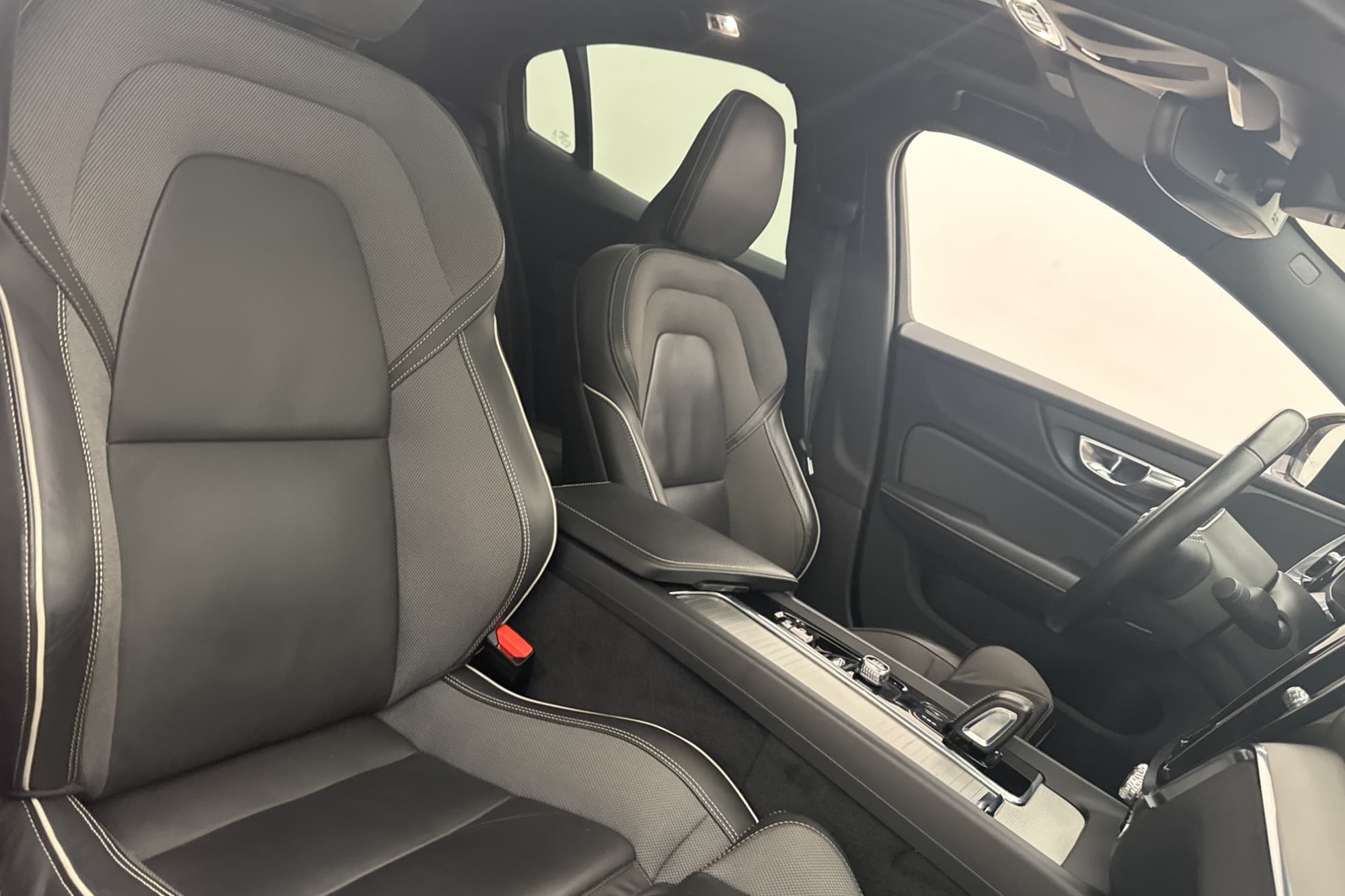 Volvo S60 B5 R-Design VOC Pano Skinn Värmare 360° CarPlay