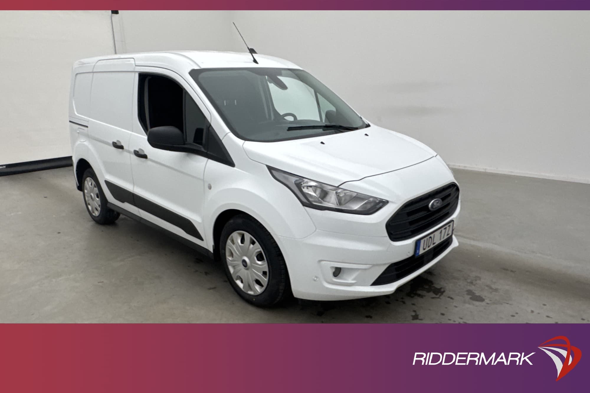 Ford Transit Connect 240 Värmare Drag B-Kamera CARPLAY Moms