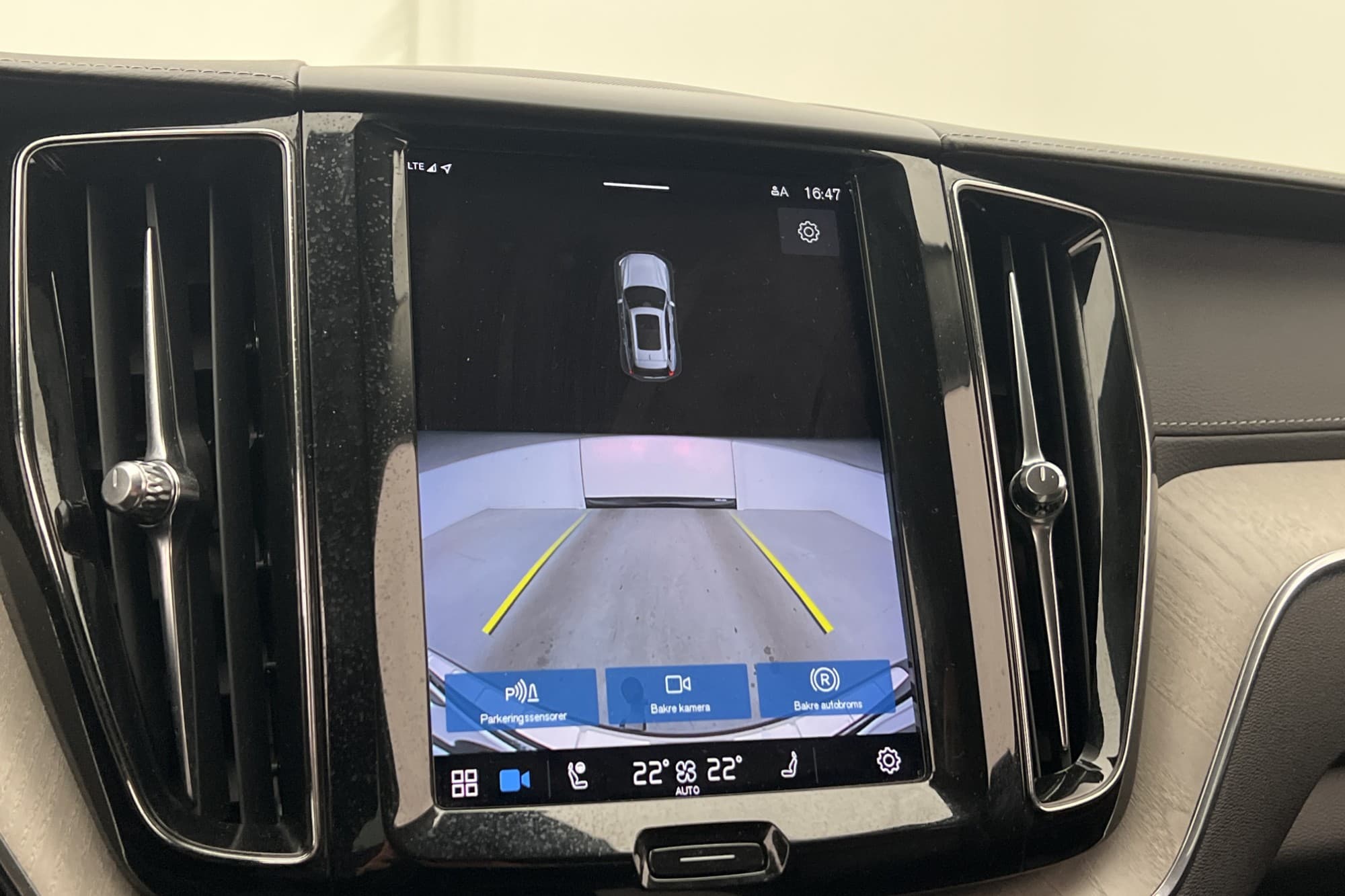 Volvo XC60 B5 AWD Inscription Skinn VOC Drag Kamera Navi