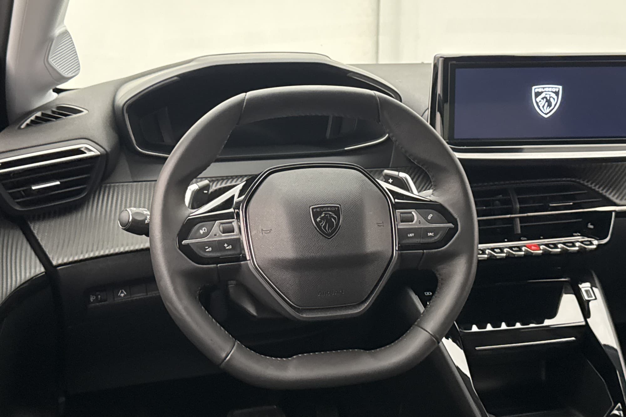 Peugeot 208 HYBRID 101hk Allure Cockpit 360° Kamera CarPlay