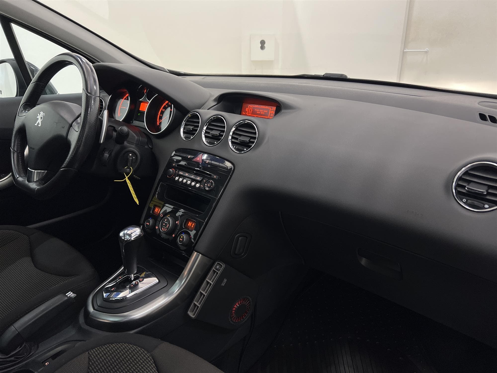 Peugeot 308 1.6 e-HDi 111hk Panorama M&K-Värmare Dragkrok