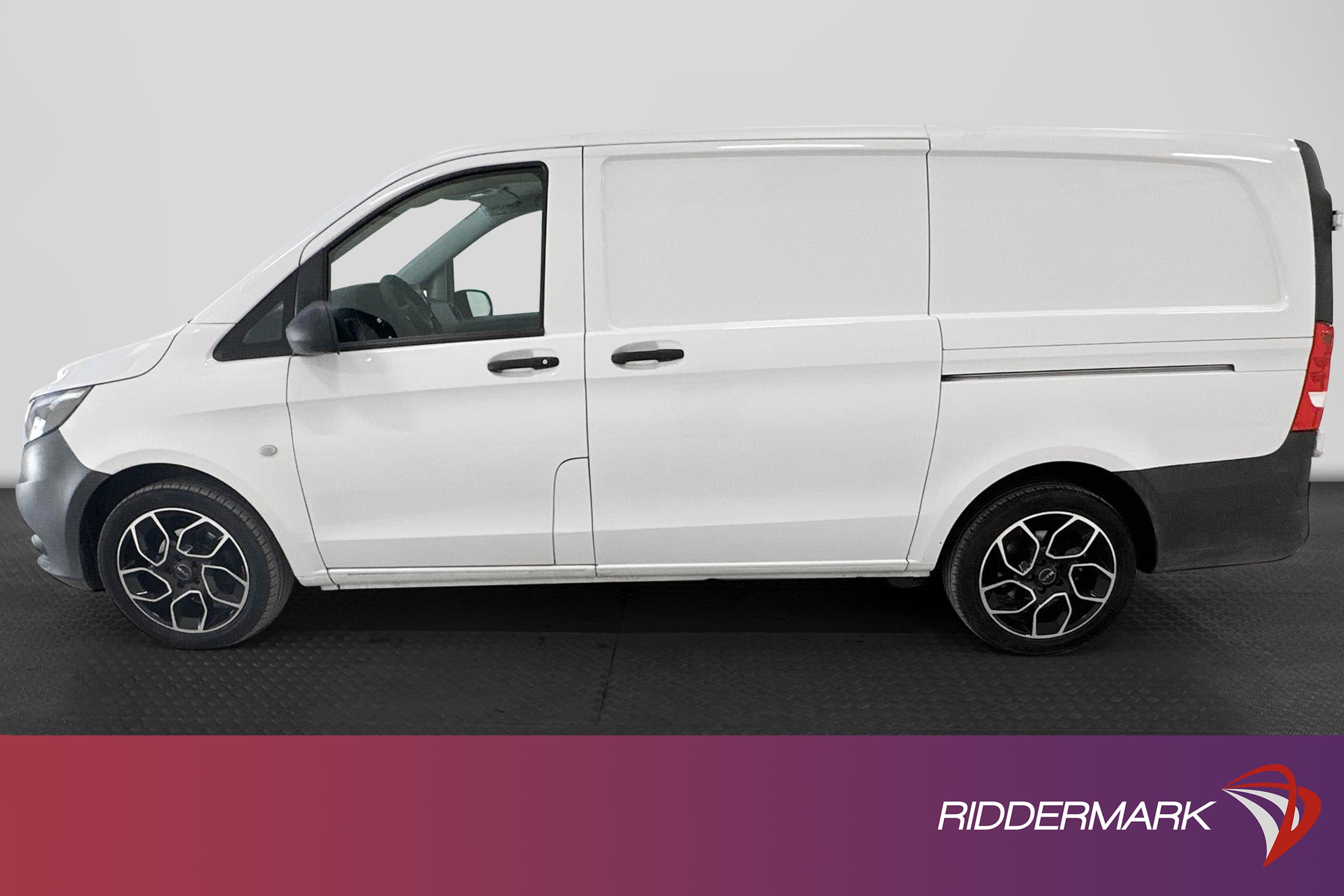 Mercedes-Benz Vito Lång 114 Automat Värmare Dragkrok Moms