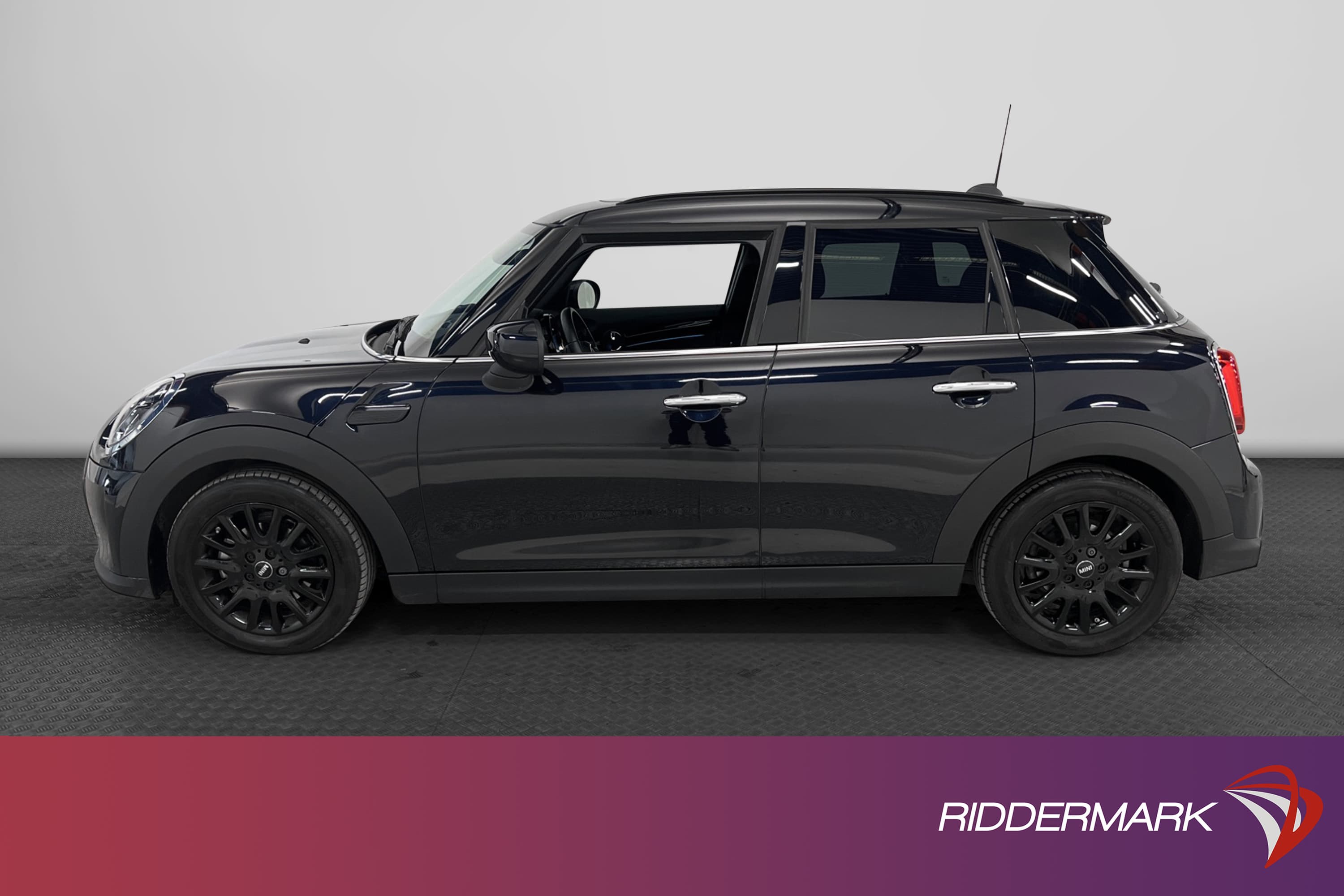 MINI Cooper 5-dörrar 136hk Chili Pano Skinn Carplay Kamera