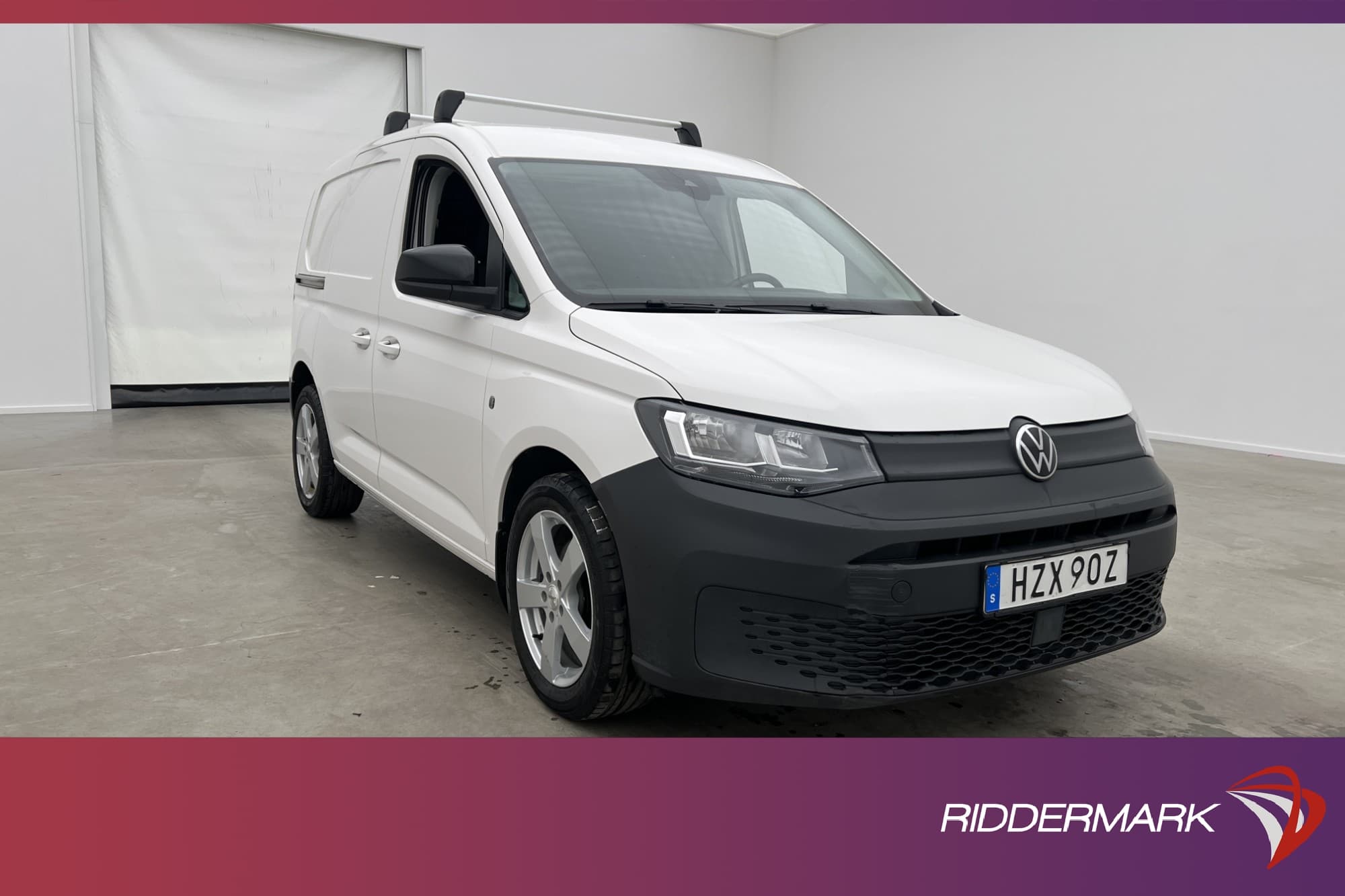 Volkswagen Caddy Cargo Värmare PDC Dragkrok CARPLAY Moms