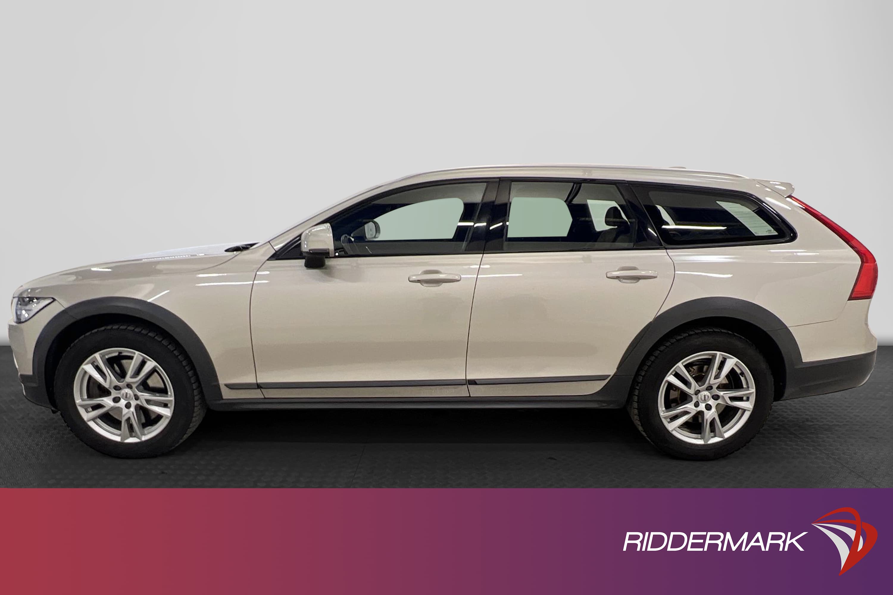 Volvo V90 Cross Country D5 AWD Inscription Pro VOC Pano Drag