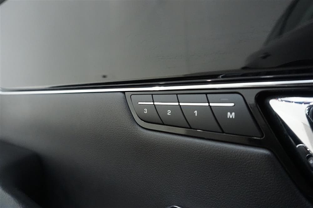 Jaguar XJ 3.0 D 275hk Premium Luxury Pano Navi Backkamerainteriör