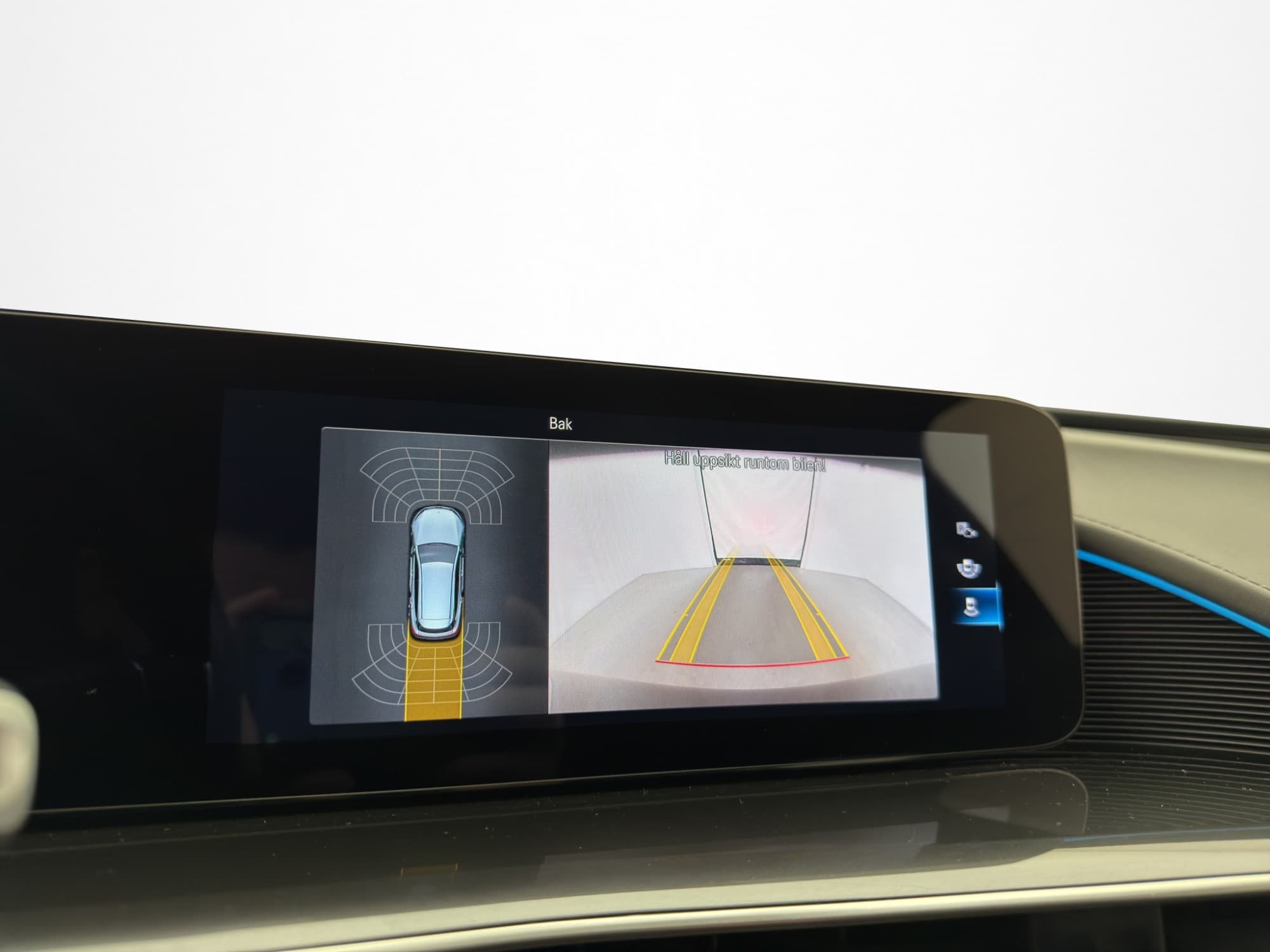 Mercedes-Benz EQC 400 4M 408hk Värmare Kamera Wide Ambient