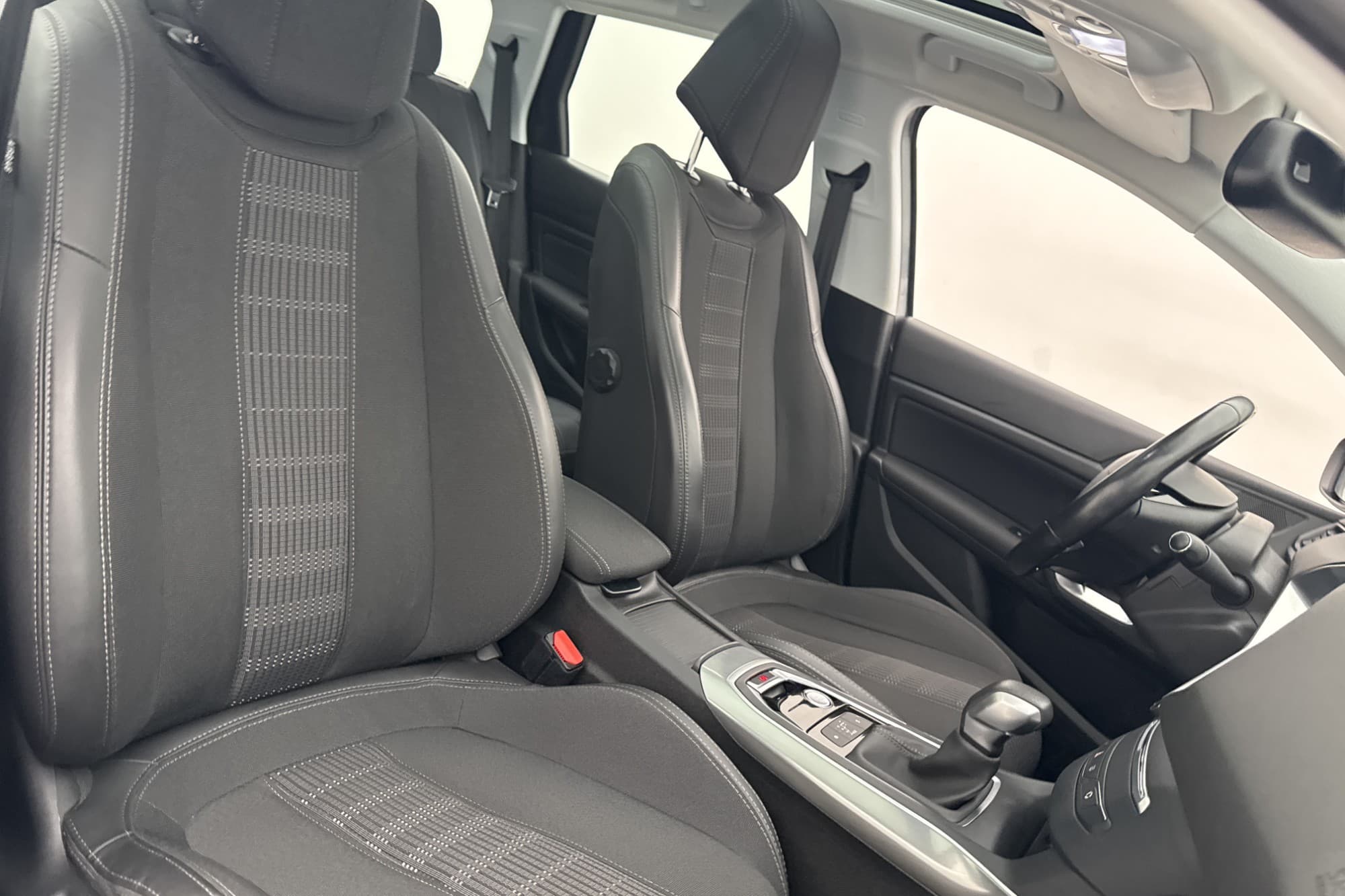 Peugeot 308 SW 1.2 130hk Allure M&K-Värmare Pano Sensorer