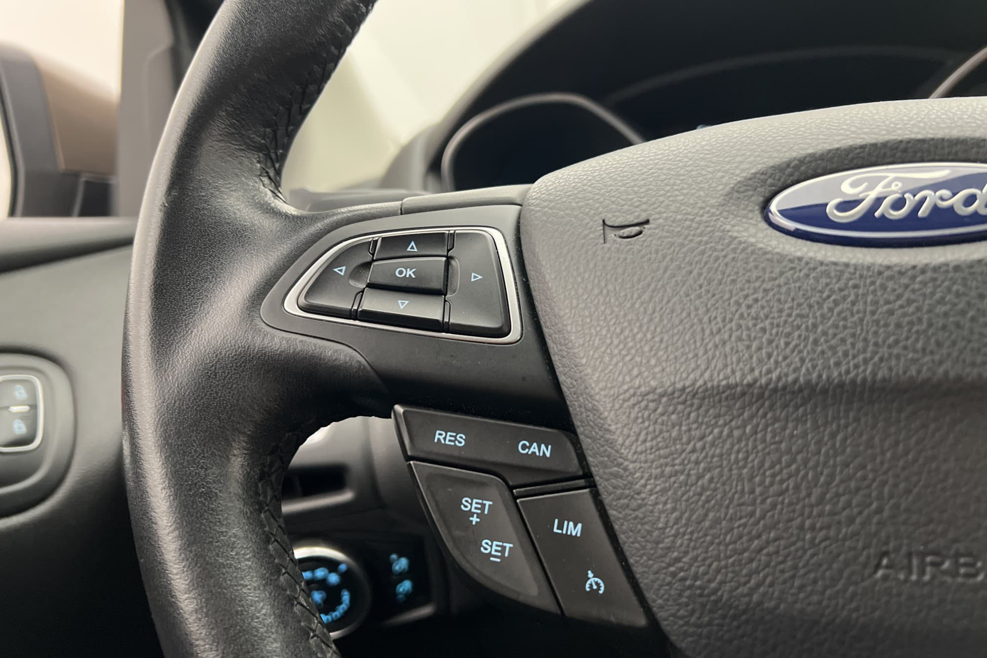 Ford Focus 1.0 100hk Titanium Sensorer Farthållare Keyless 