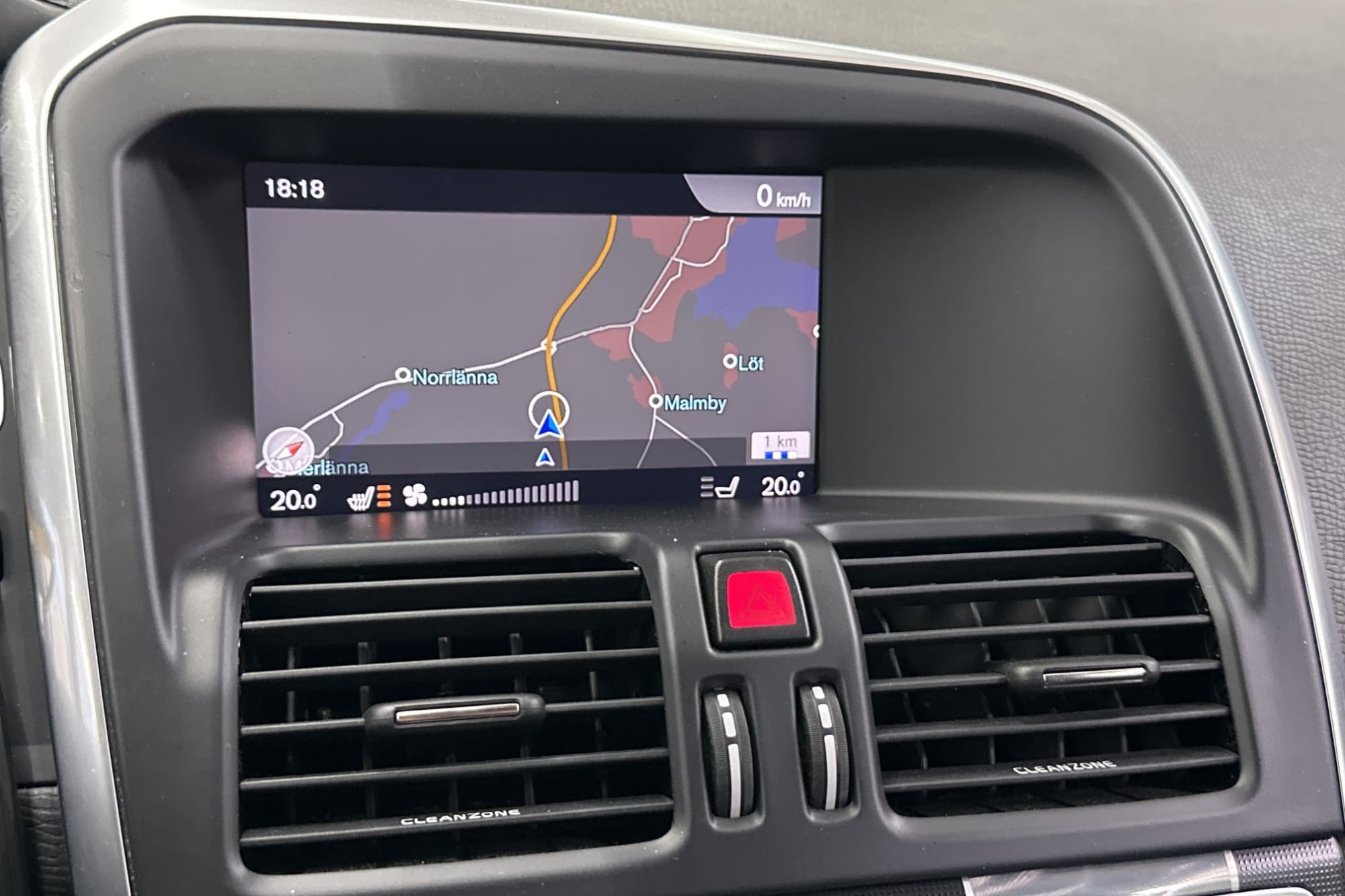 Volvo XC60 D4 AWD 190hk R-Design VOC D-Värm Drag Navi BLIS