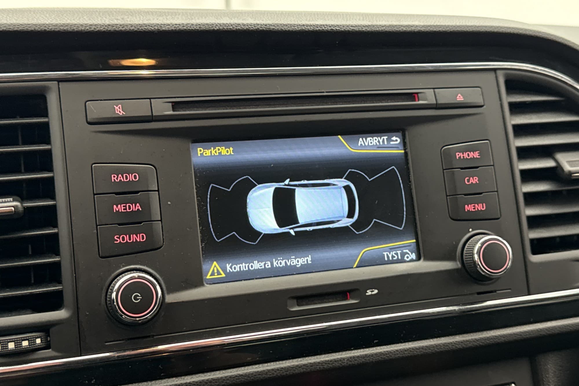 SEAT Leon TSI 110hk Style P-sensorer M&K-värme Farthållare