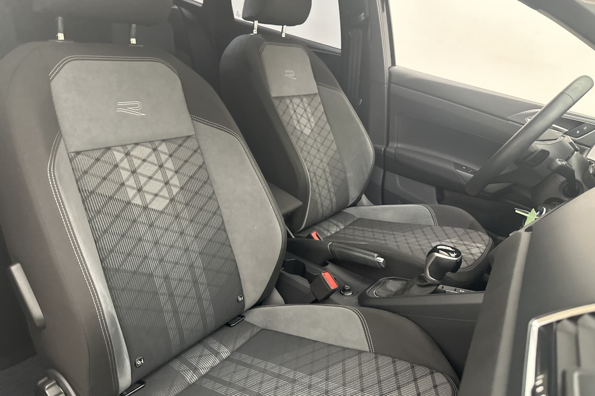 Volkswagen Taigo 1.5 150hk R-Line Cockpit CarPlay P-Sensorer