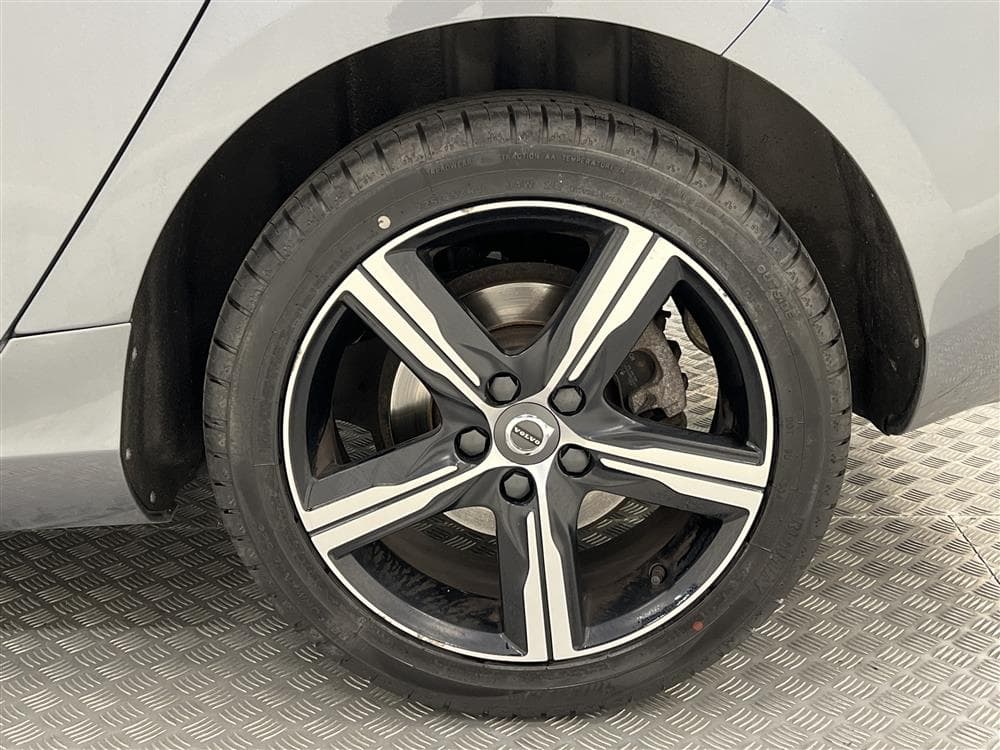 Volvo V40 D2 120hk  R-Design VOC Värmare Välserv 0,38l/milinteriör