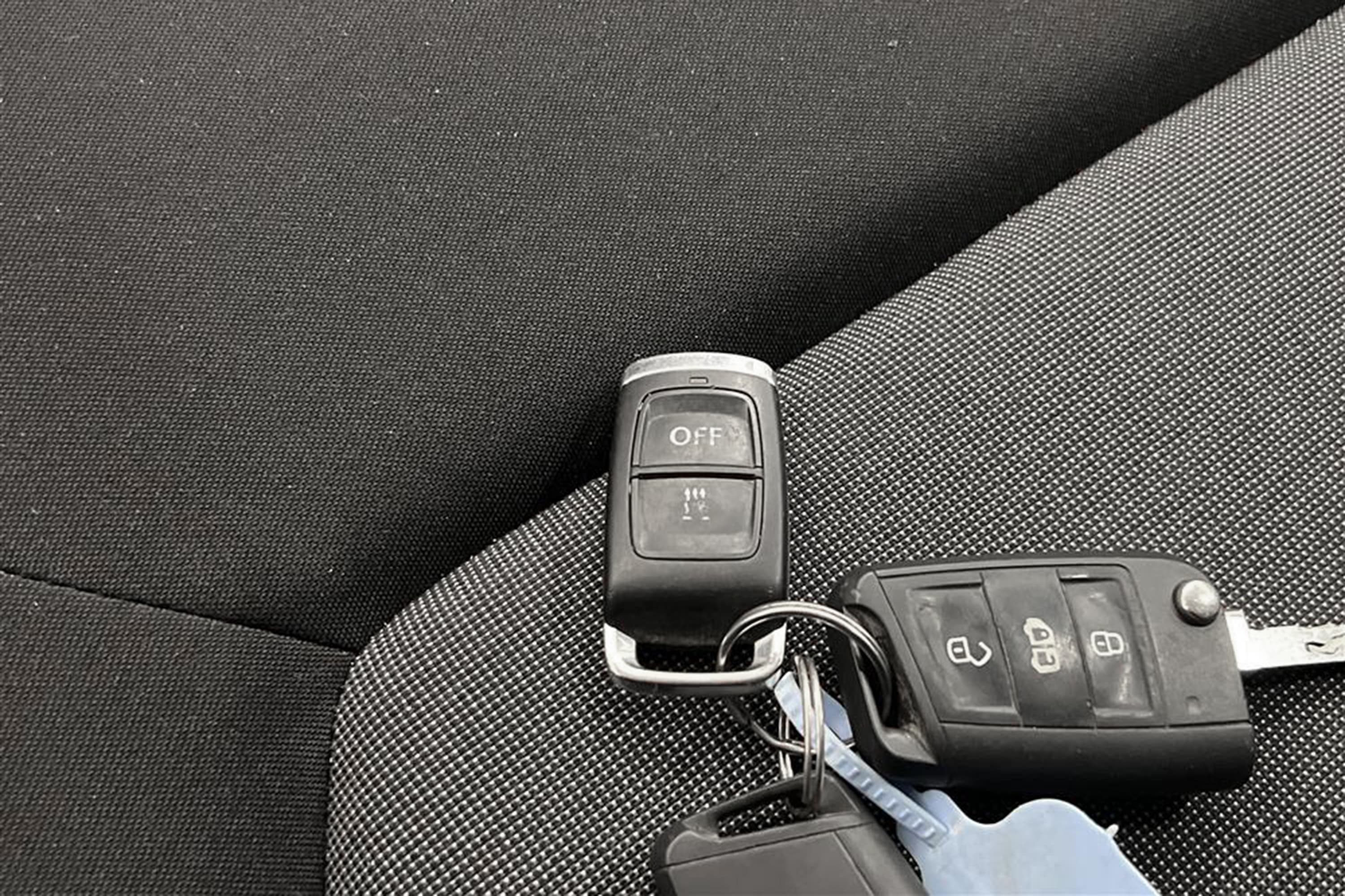Volkswagen Crafter 2.0TDI Automat 177hk L2H2 Värmare Moms interiör