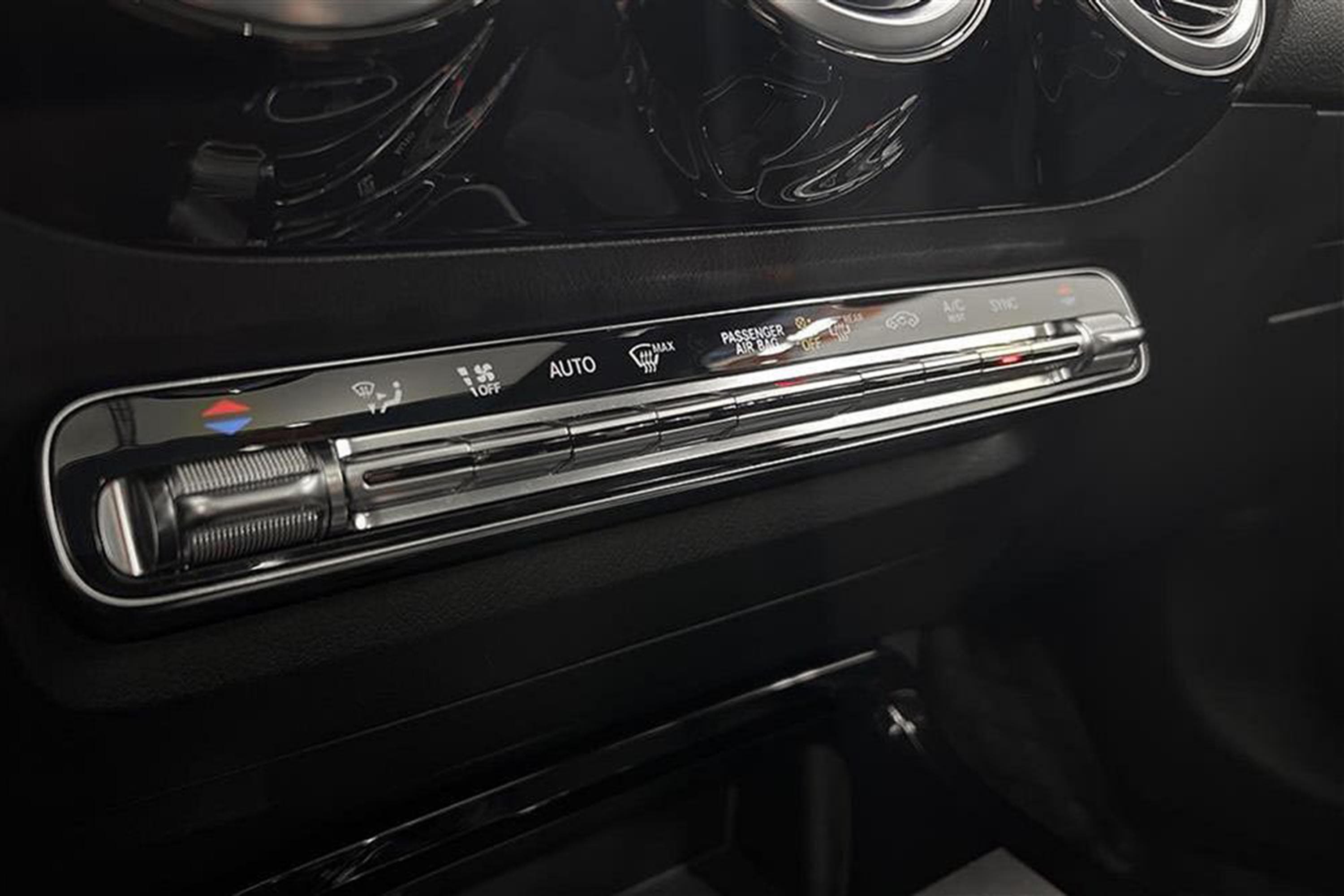 Mercedes-Benz B 200 AMG Panorama Kamera Dragkrok Naviinteriör