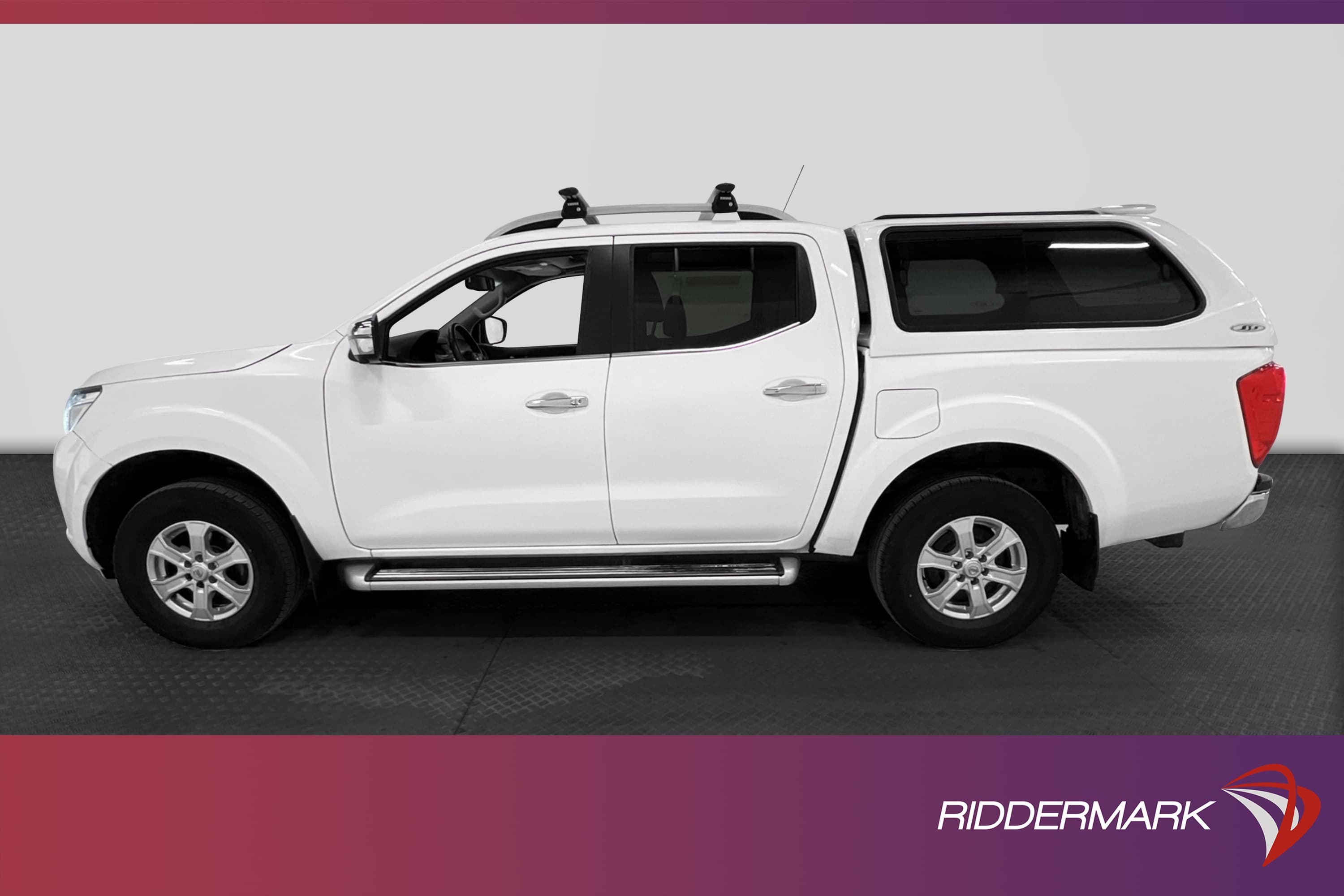 Nissan Navara Tekna 2.3 4WD 190hk Värmare Drag Skinn Moms