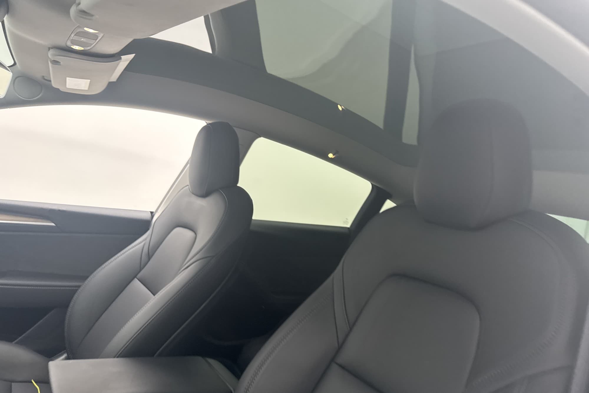 Tesla Model Y Long Range AWD Svensksåld Uppgraderad AP