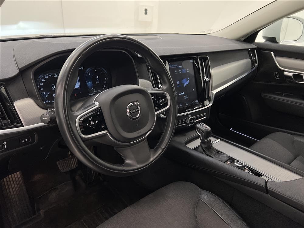 Volvo V90 D4 Cross Country AWD VOC D-värm Pano H/K Bkam Momsinteriör