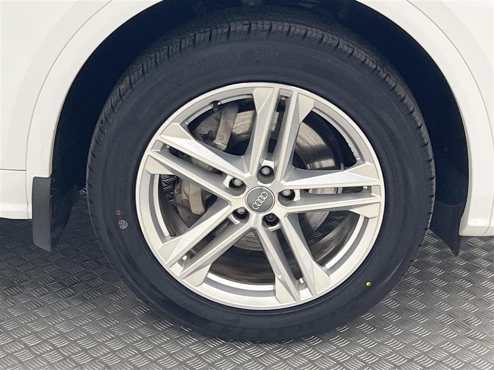 Audi Q5 40 TDI Quattro 190hk S-line Värmare Drag 0,53l/milinteriör