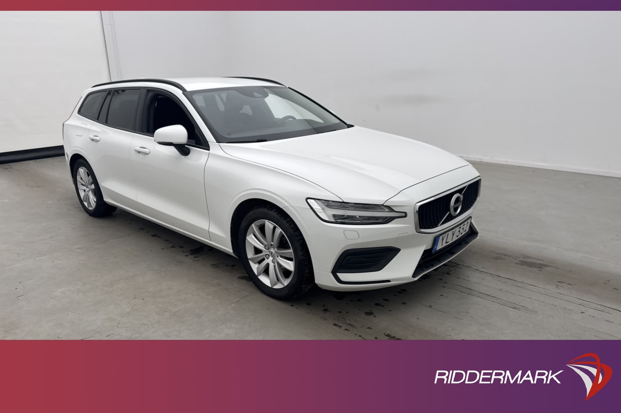 Volvo V60 D4 Momentum VOC D-Värmare Rattvärme CarPlay Drag