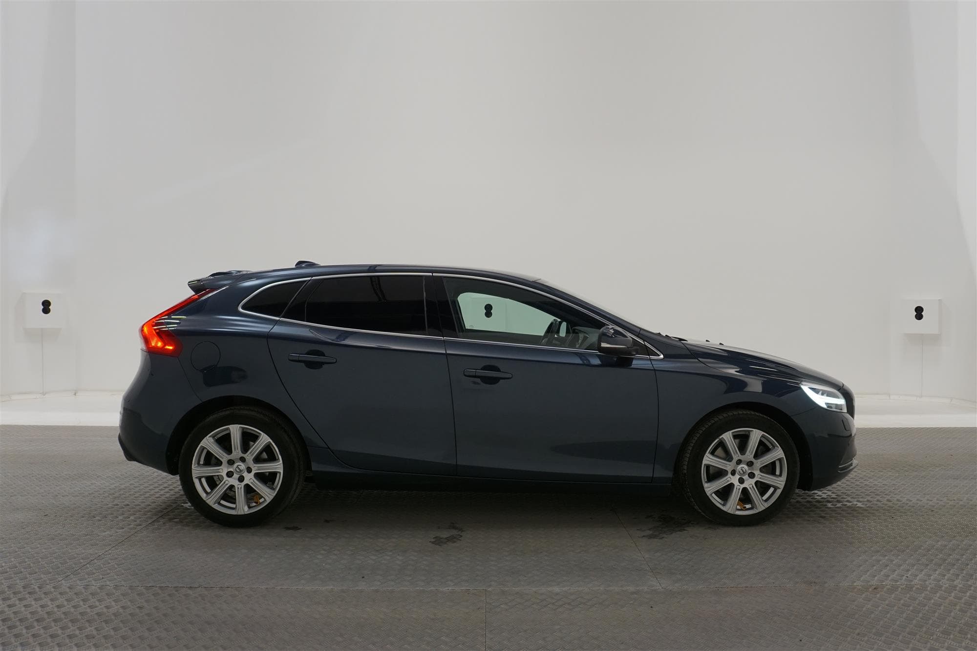 Volvo V40 D3  150hk Inscription Summum D-Värm Skinn P-Sensor