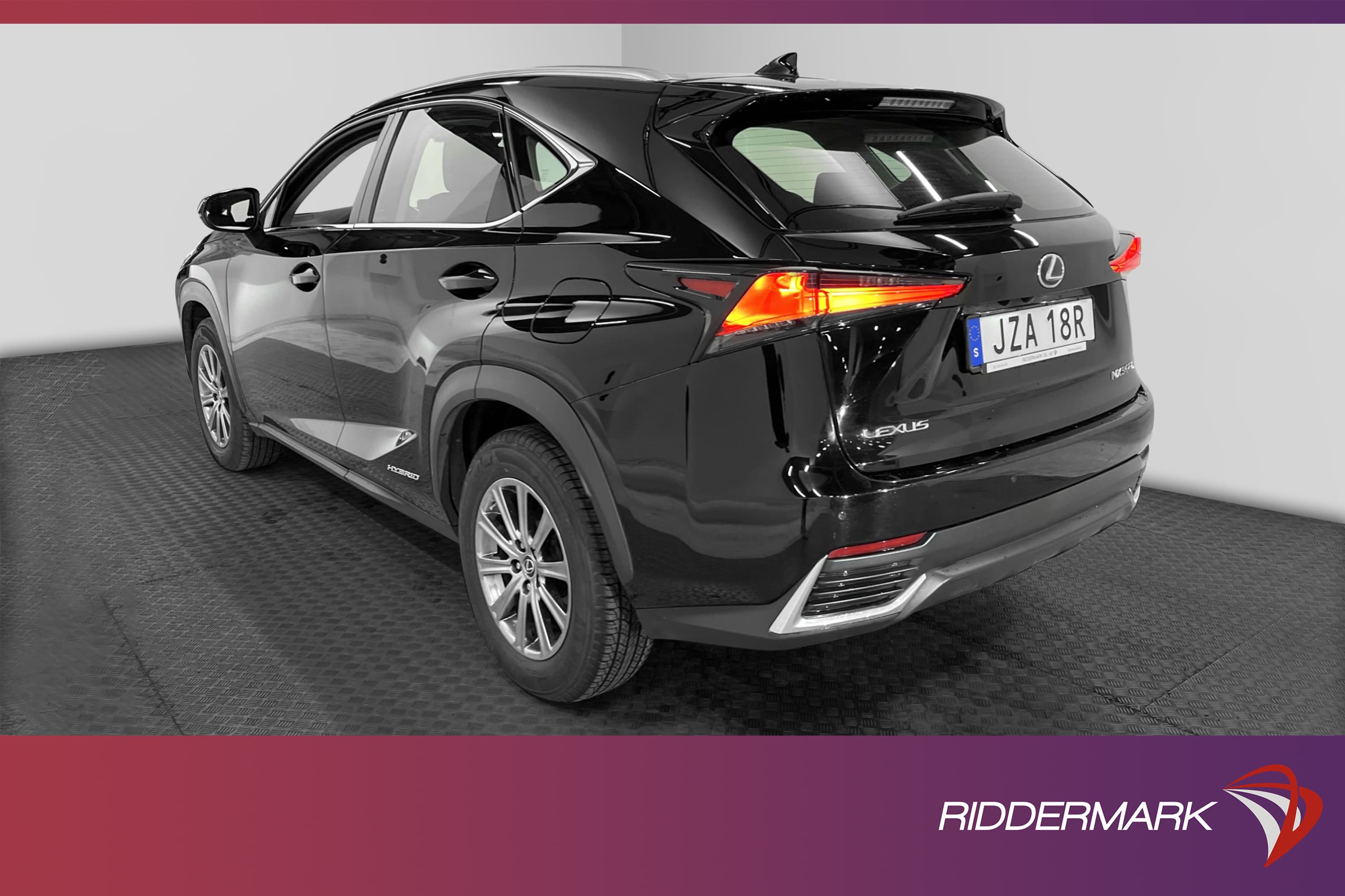 Lexus NX 300h AWD 2.5 AWD E-CVT 197hk