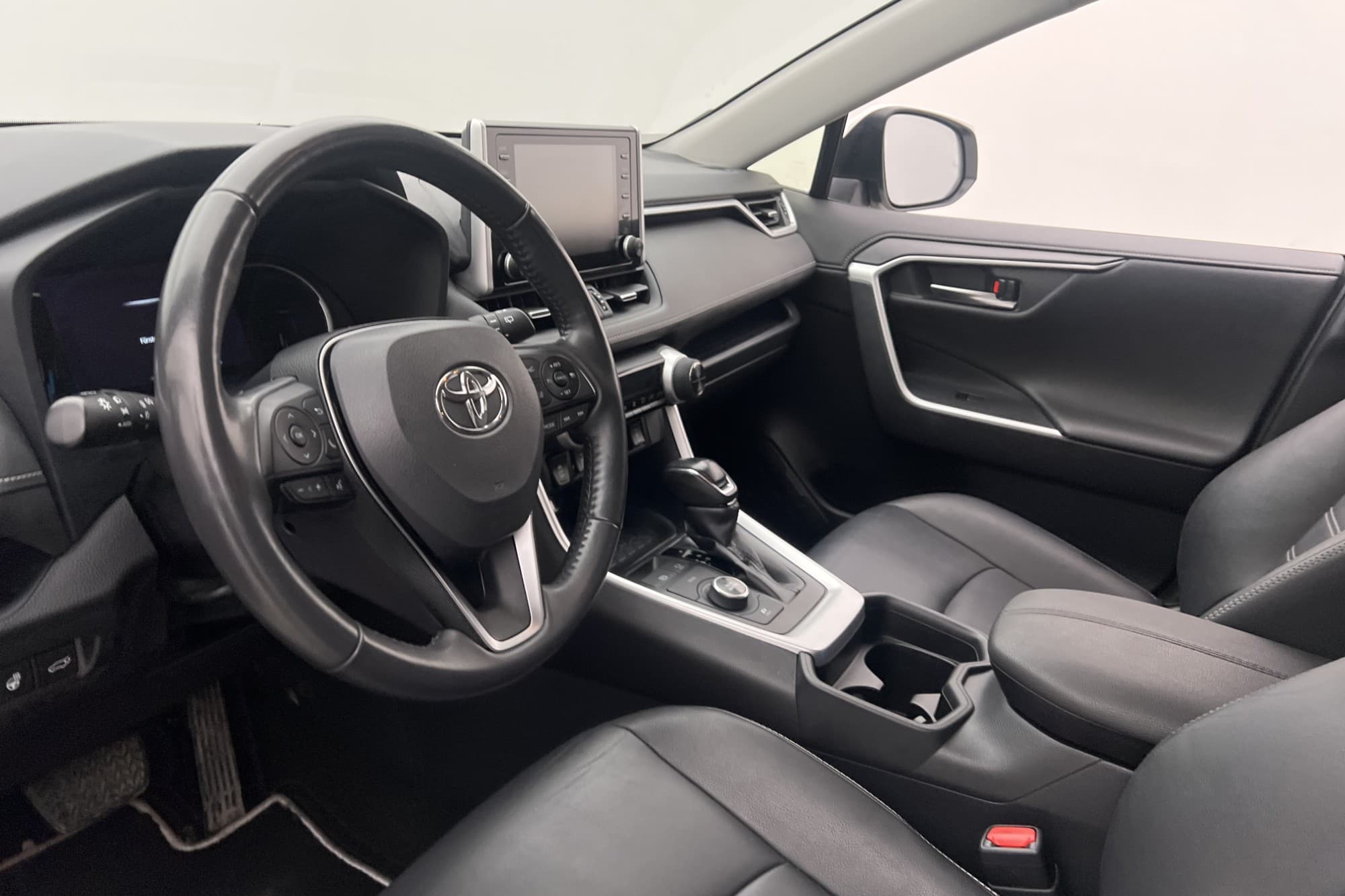 Toyota RAV4 Hybrid AWD-i 222hk Executive Skinn Kamera Drag