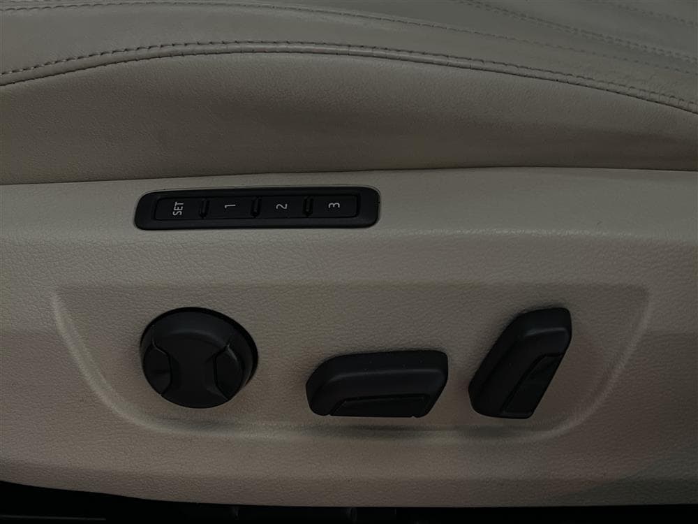 Skoda Superb 2.0 TDI Kombi 190hk L&K Pano Navi D-Värm Skinn