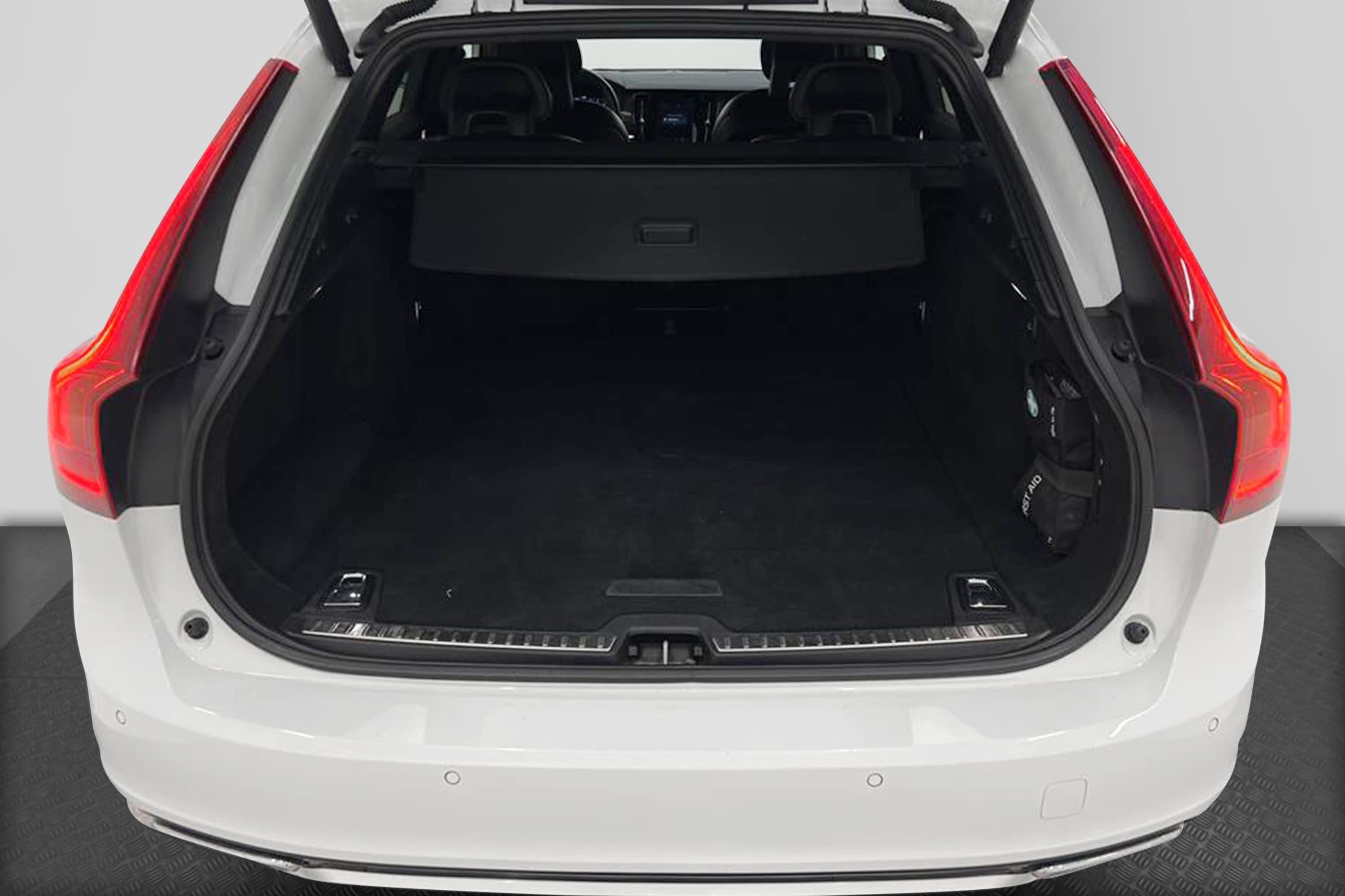 Volvo V90 D3 AWD 150hk R-Design VOC Värmare GPS PDC 0,5l/milinteriör