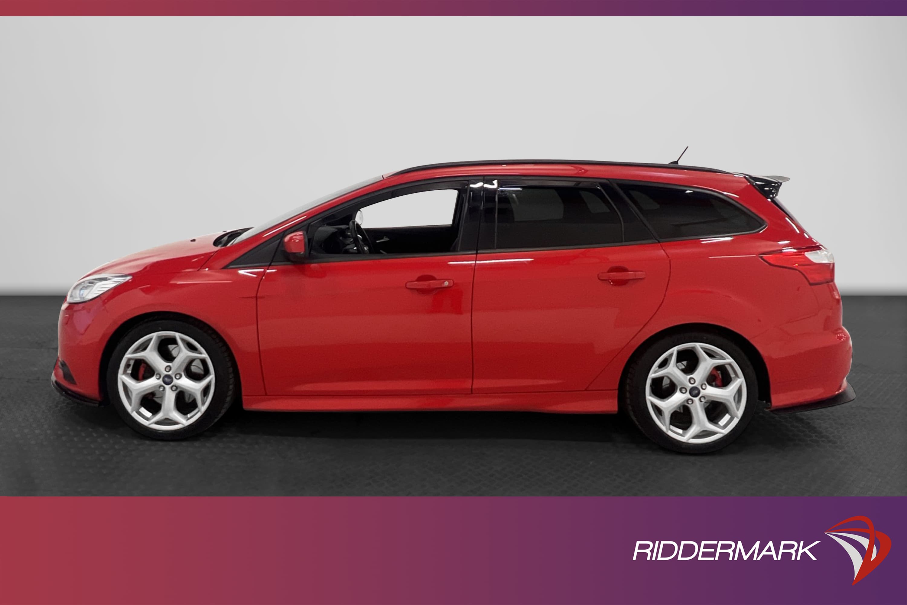 Ford Focus ST Kombi 250hk RECARO Skinn SONY P-Sensorer