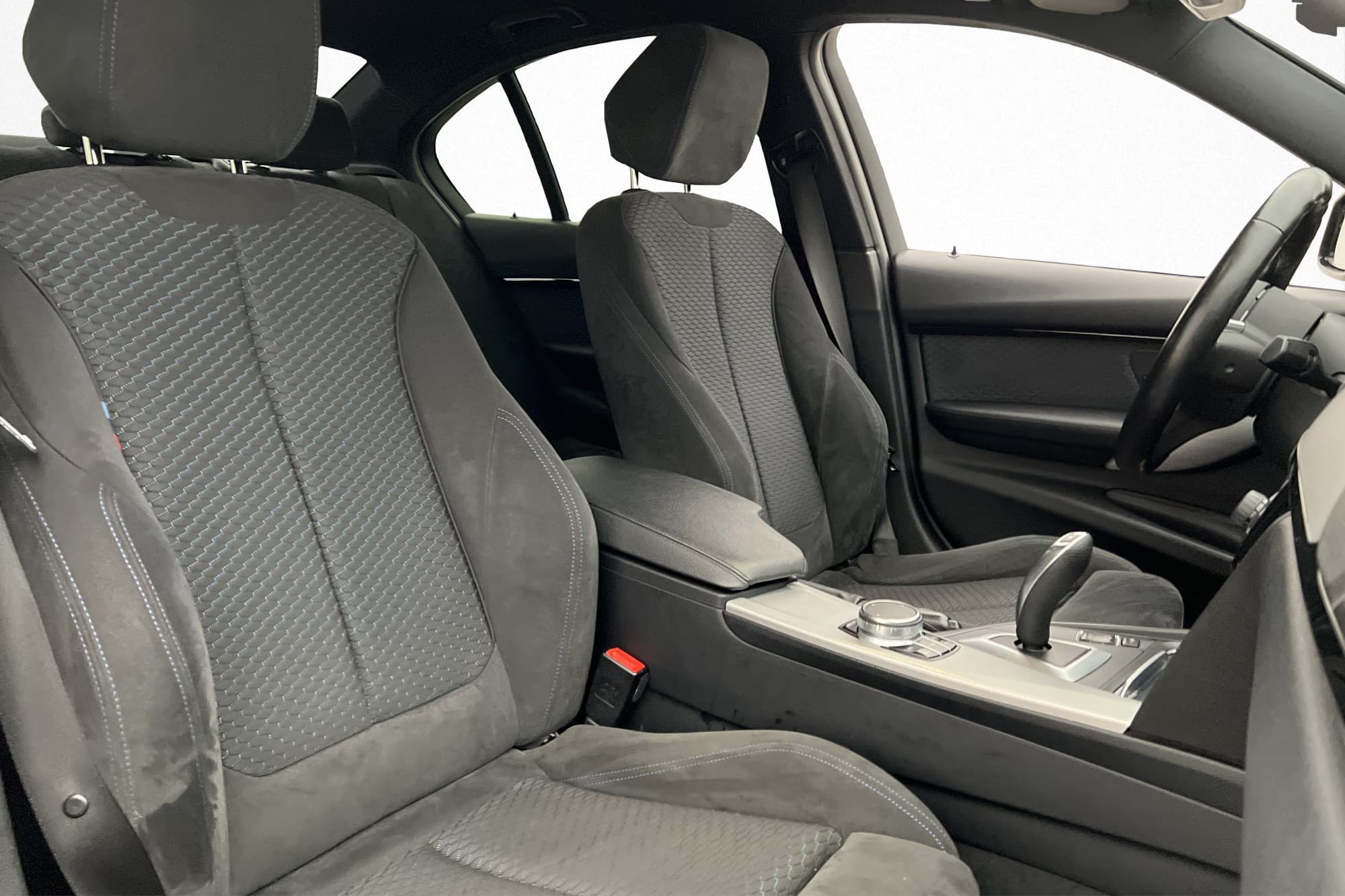 BMW 320 d xDrive M Sport Sportstolar Navi P-Sensorer LED