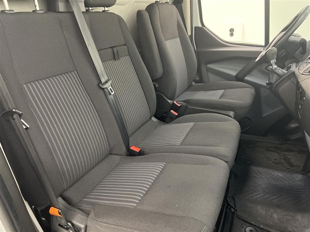 Ford Custom 300 2.2 125hk Nyserv Värmare Moms 0.72l/mil interiör