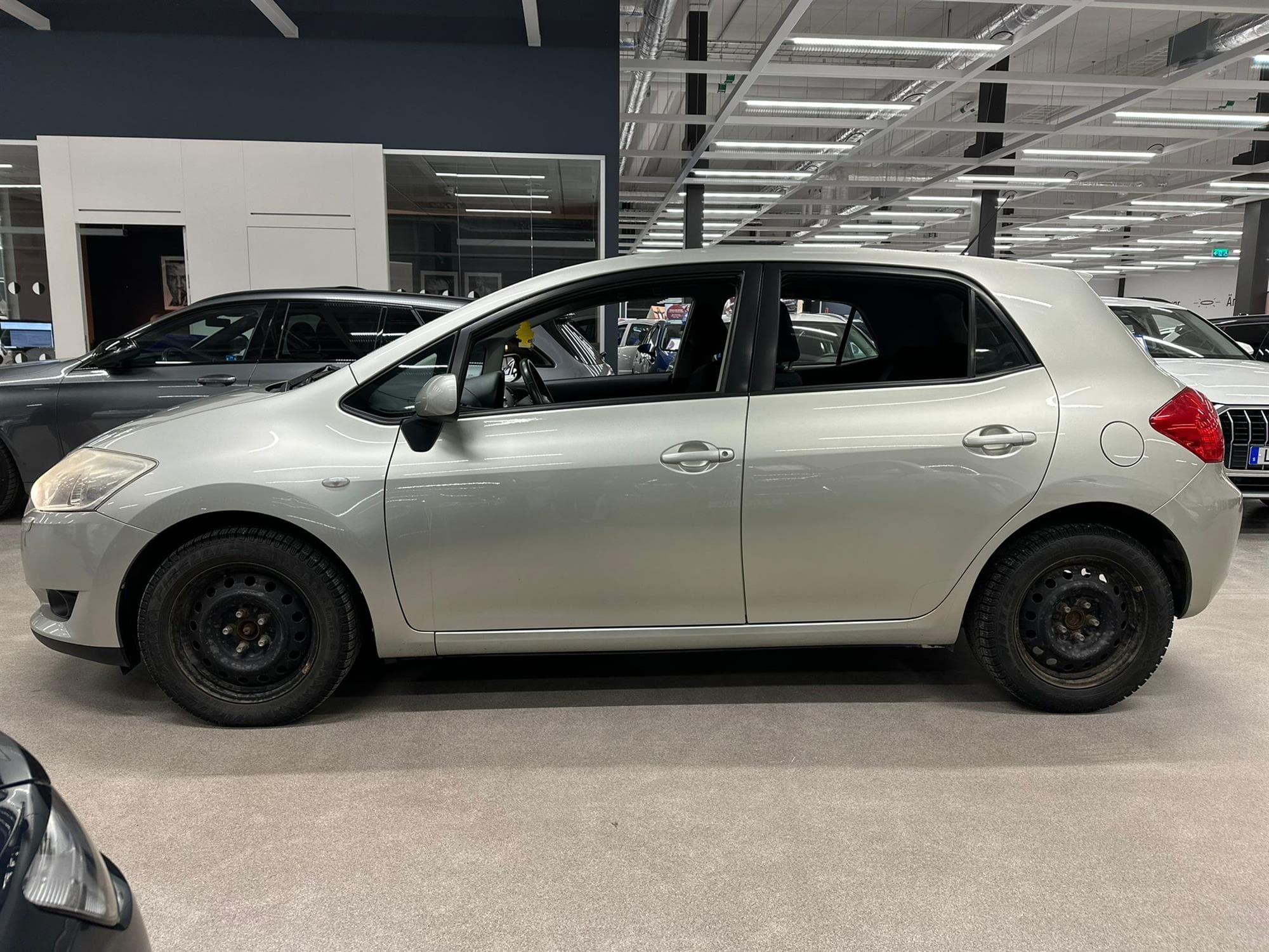 Toyota Auris 1.6 Dual VVT-i 124hk