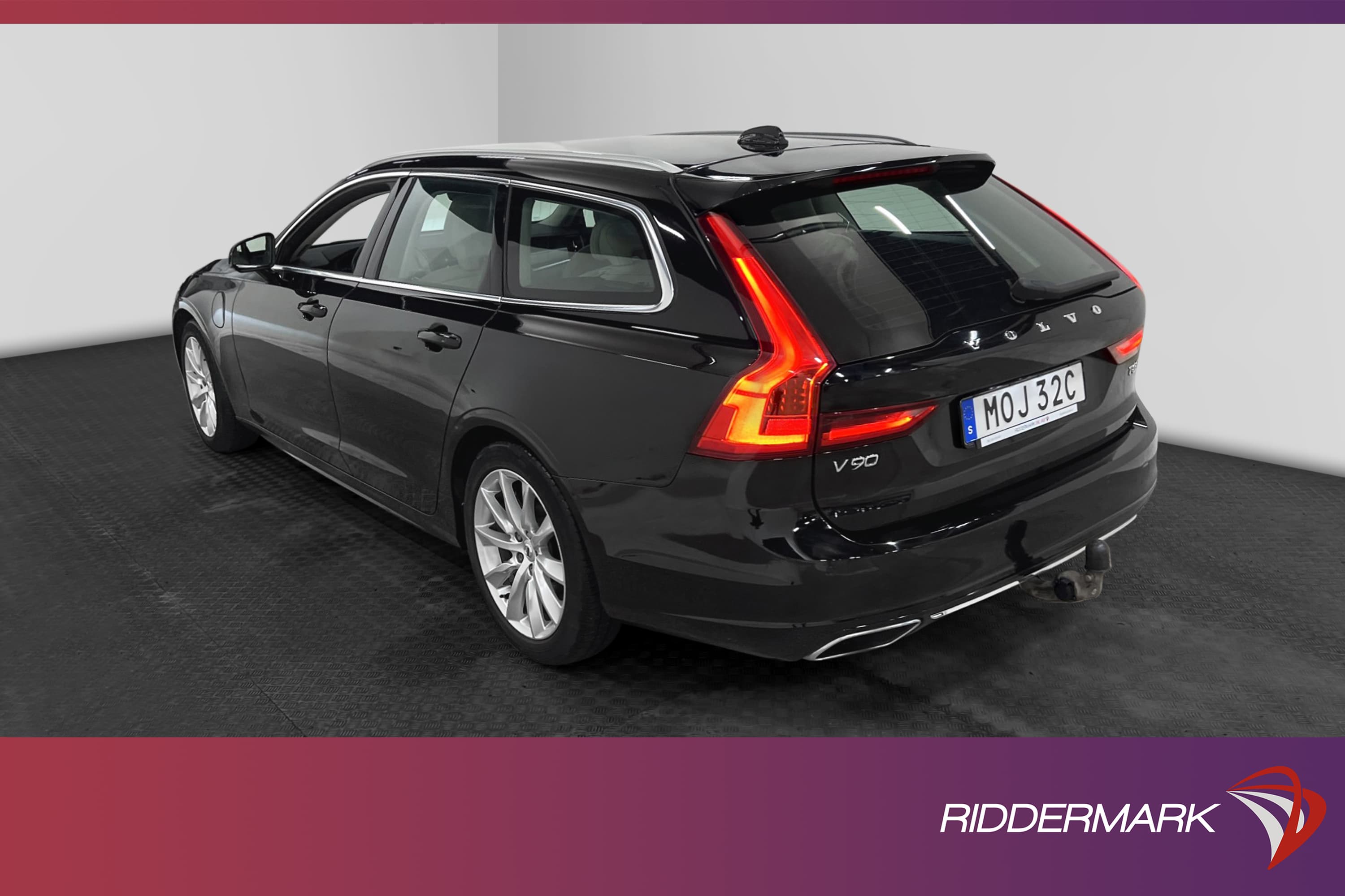 Begagnad Volvo V90 Recharge T8 AWD 392hk 2020 MOJ32C Riddermark Bil