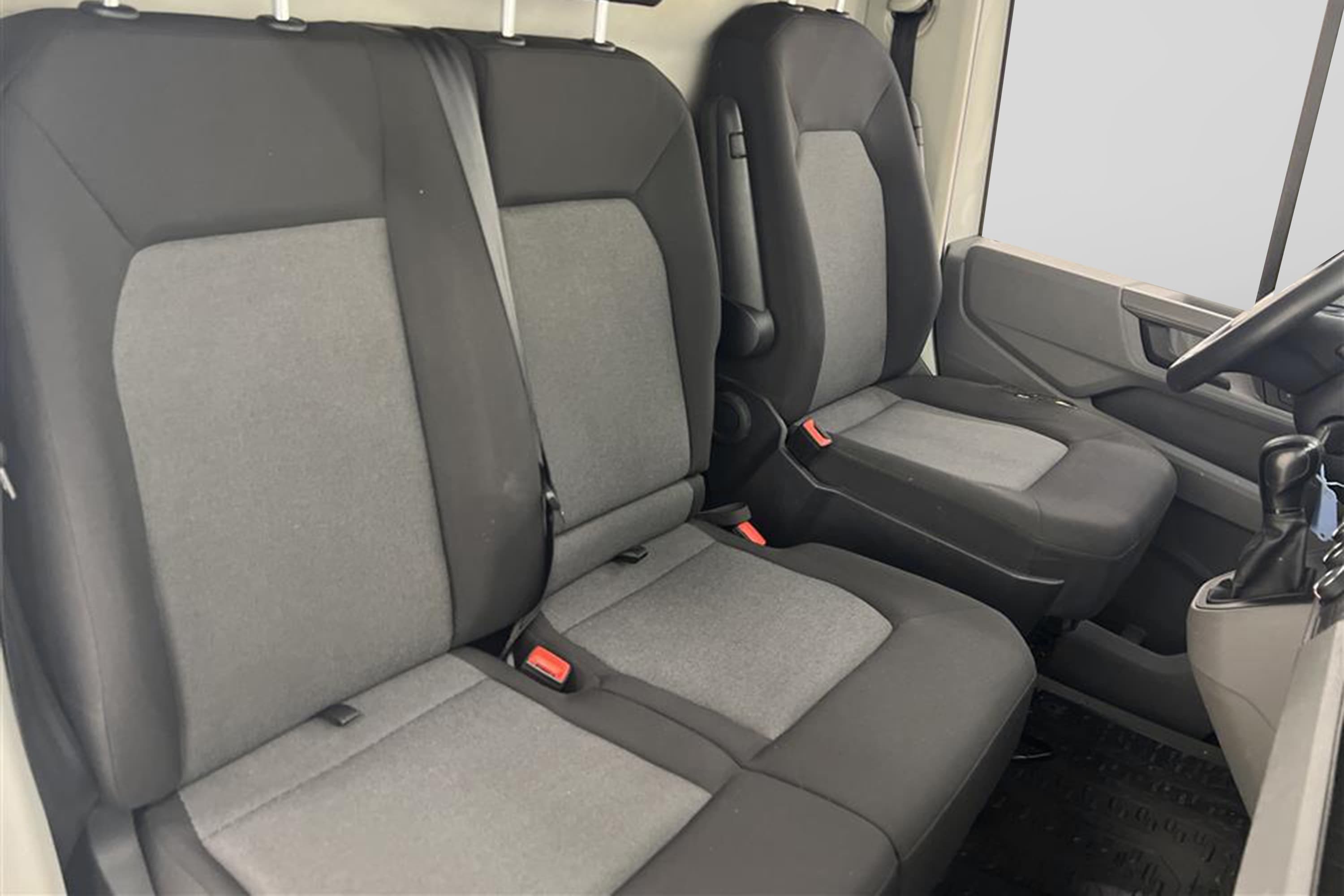 Volkswagen Crafter 2.0TDI Automat 177hk L2H2 Värmare Moms interiör