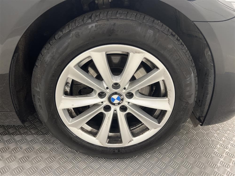 BMW 520d xDrive 190hk Skinn Rattvärme HiFi PDC Euro 6interiör