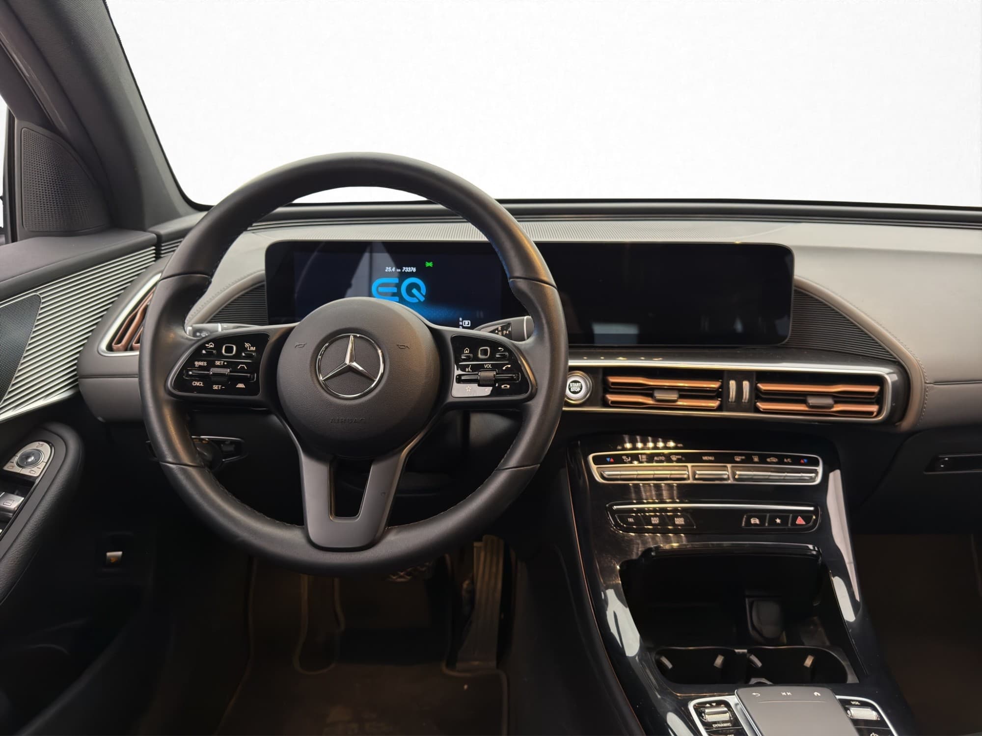 Mercedes-Benz EQC 400 4M 408hk Värmare Kamera Wide Ambient