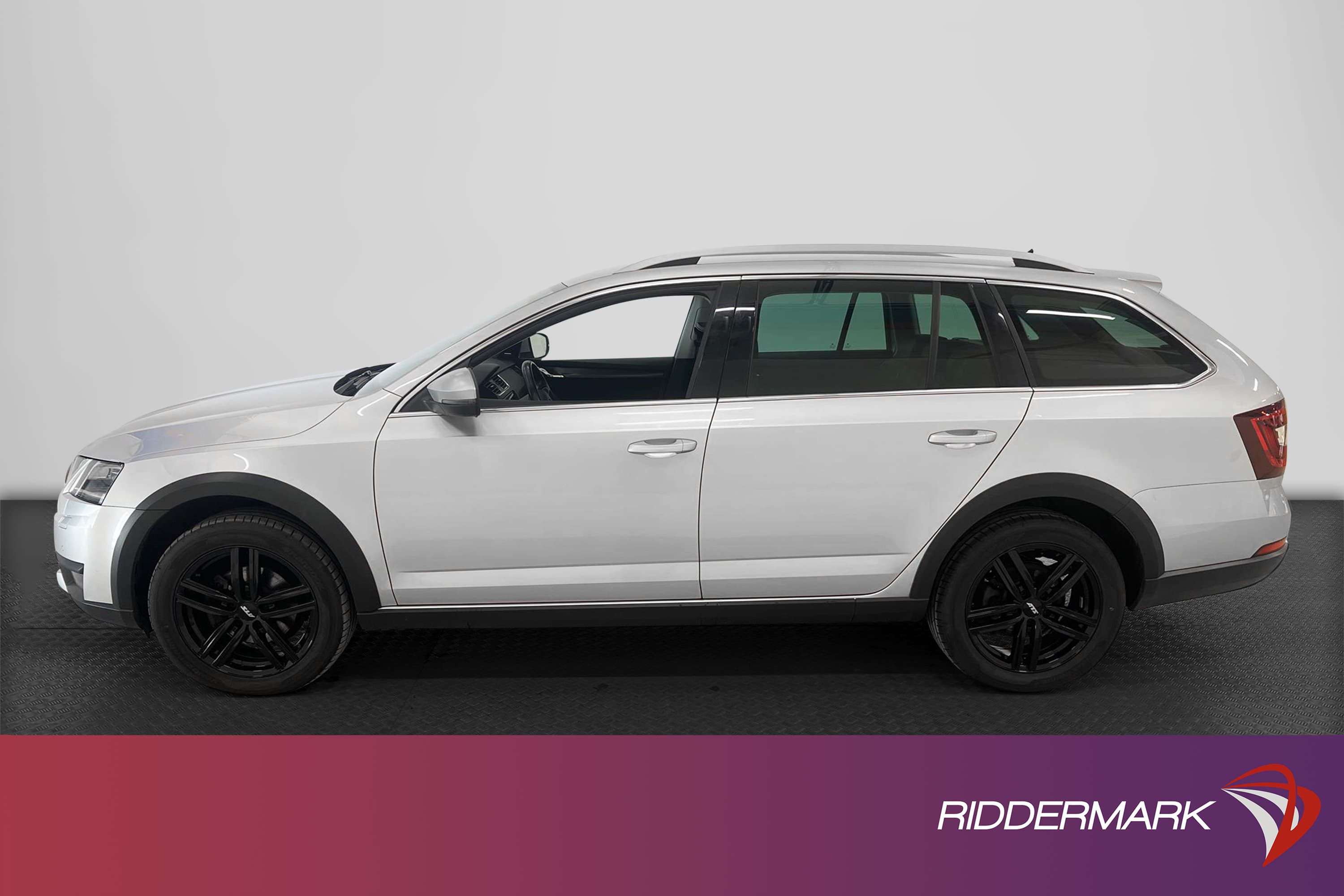 Skoda Octavia Scout TDI 4x4 Premium Kamera Värmare Drag Navi