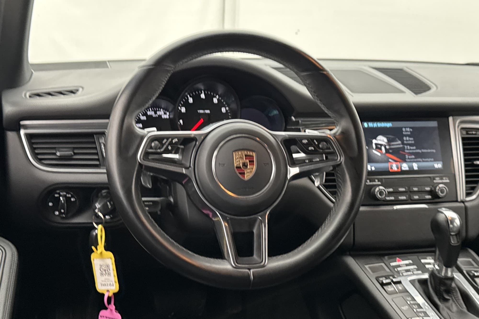 Porsche Macan PDK 252hk Skinn Elstolar Sensorer Dragkrok