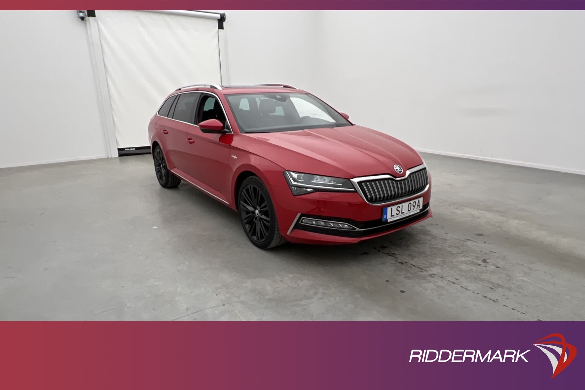 Skoda Superb iV Plug-in 218hk L&K Pano Cockpit Drag MOMS