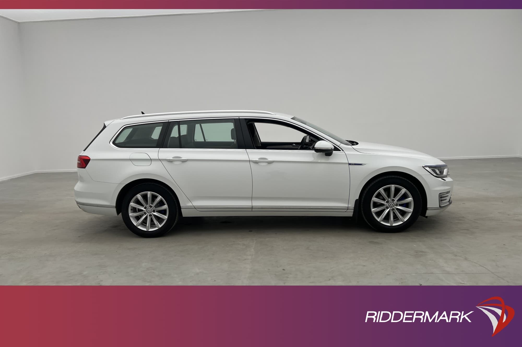 Volkswagen Passat GTE 218hk