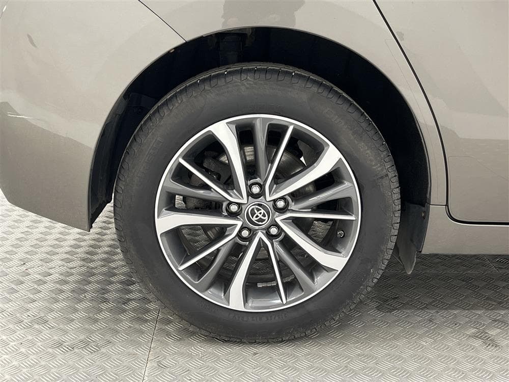 Toyota Verso VVT-i 1.8 147hk 7 Sits B-Kam Navi L-Assist 
