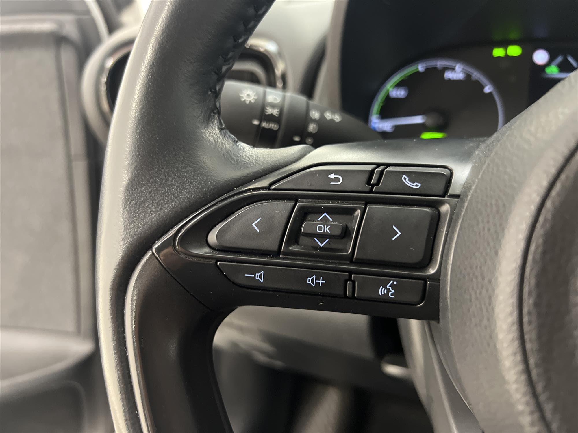 Toyota Yaris Hybrid CVT 116hk  B-Kam Lane Assist 360kr Skatt